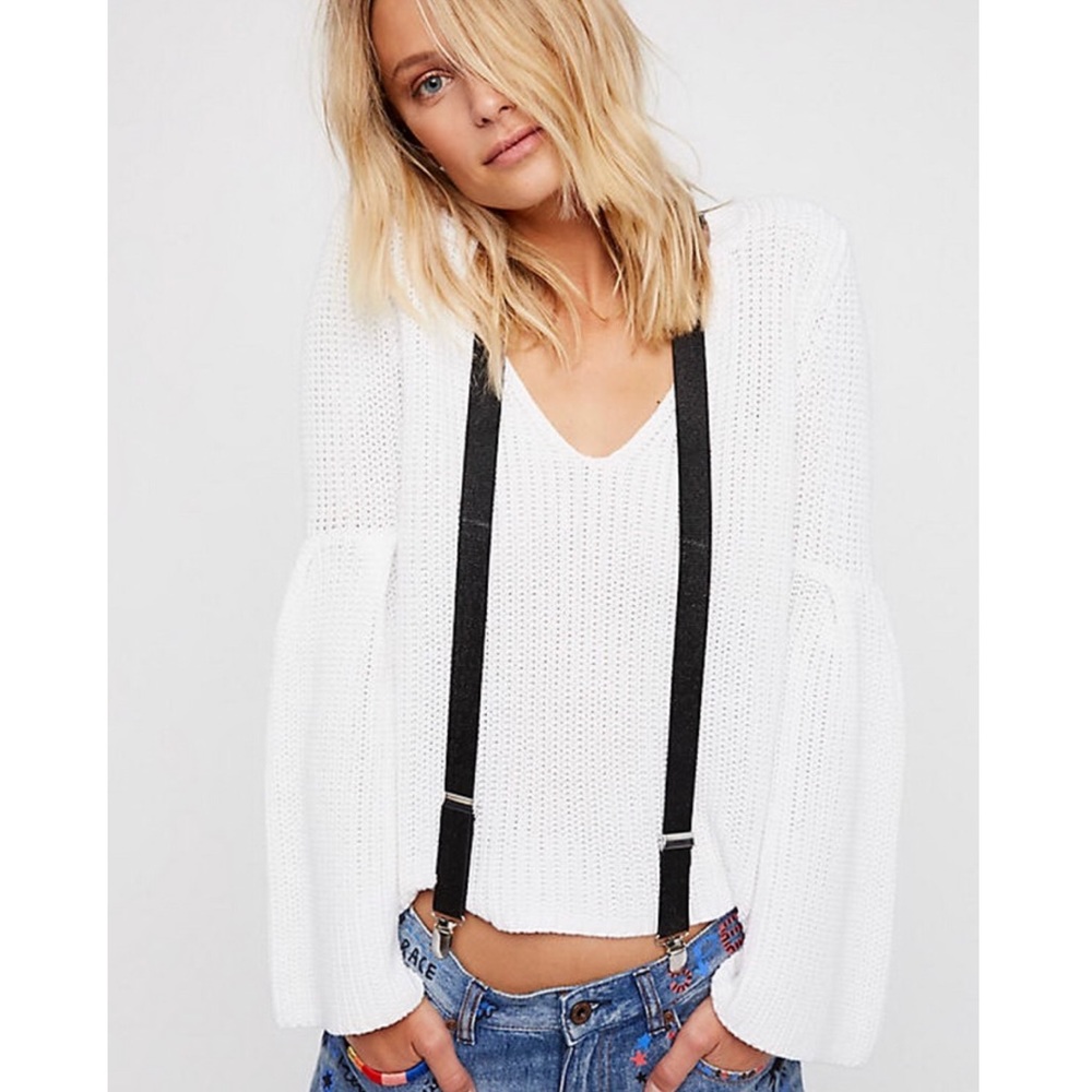 Free People | white Vneck bell sleeved knit